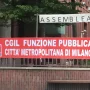 Bandiere e striscione Fp Cgil Città metropolitana Milano