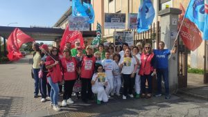 foto staffetta unitaria sanità privata brescia: presidio al Fatebenefratelli