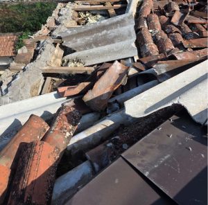 effetto su tetto di tromba d'aria e grandine a cremona
